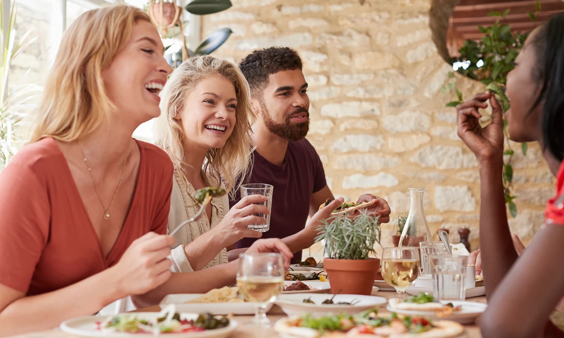 Ambiance chaleureuse de restaurant